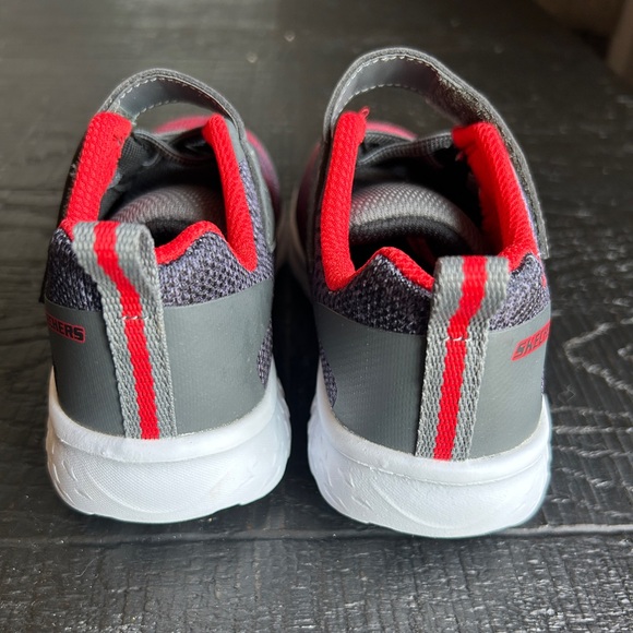 Like New Skechers sneakers - Picture 3 of 7